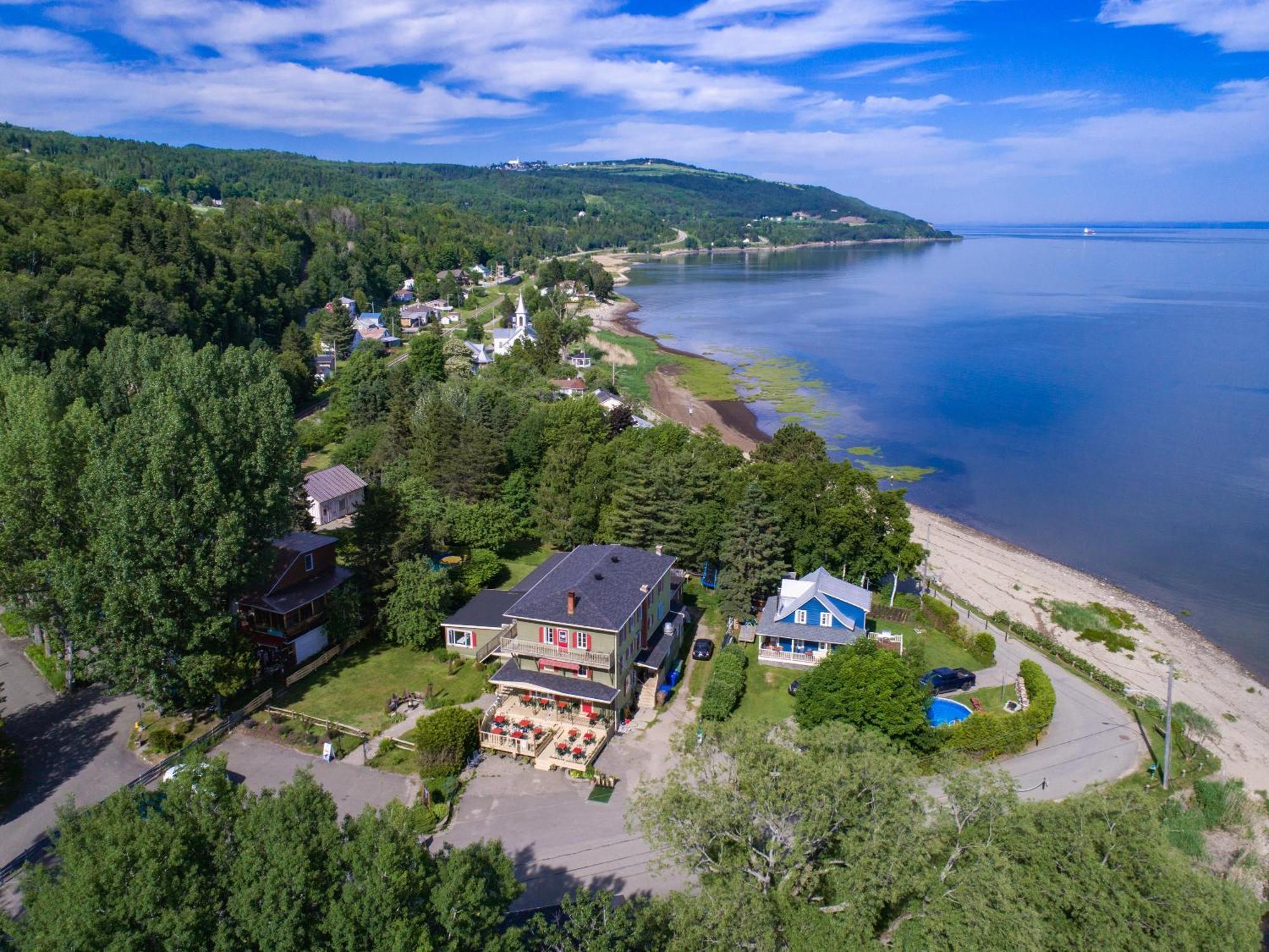 Auberge De La Rive De Charlevoix - Auberge De Jeunesse Familiale Pour Voyageurs De Tous Ages Saint-Joseph-de-la-Rive Esterno foto