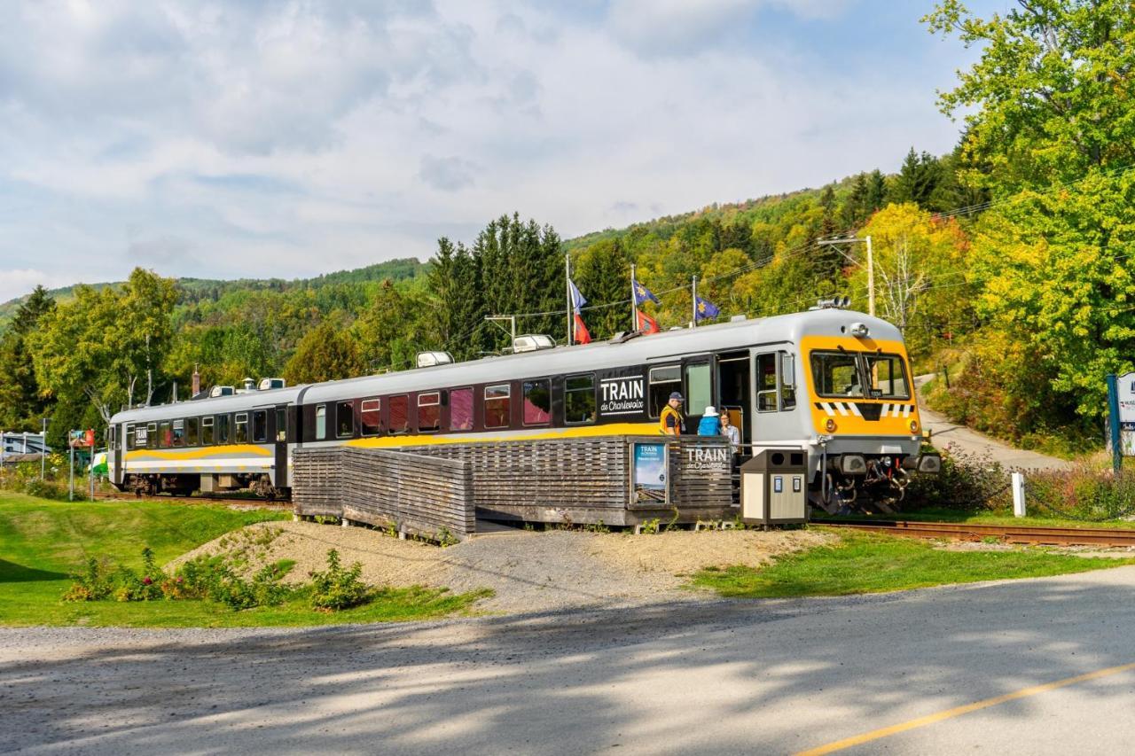 Auberge De La Rive De Charlevoix - Auberge De Jeunesse Familiale Pour Voyageurs De Tous Ages Saint-Joseph-de-la-Rive Esterno foto