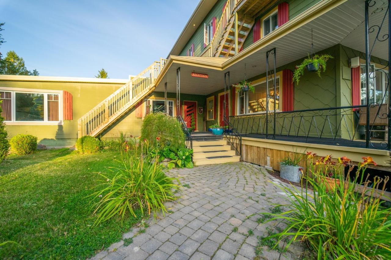 Auberge De La Rive De Charlevoix - Auberge De Jeunesse Familiale Pour Voyageurs De Tous Ages Saint-Joseph-de-la-Rive Esterno foto